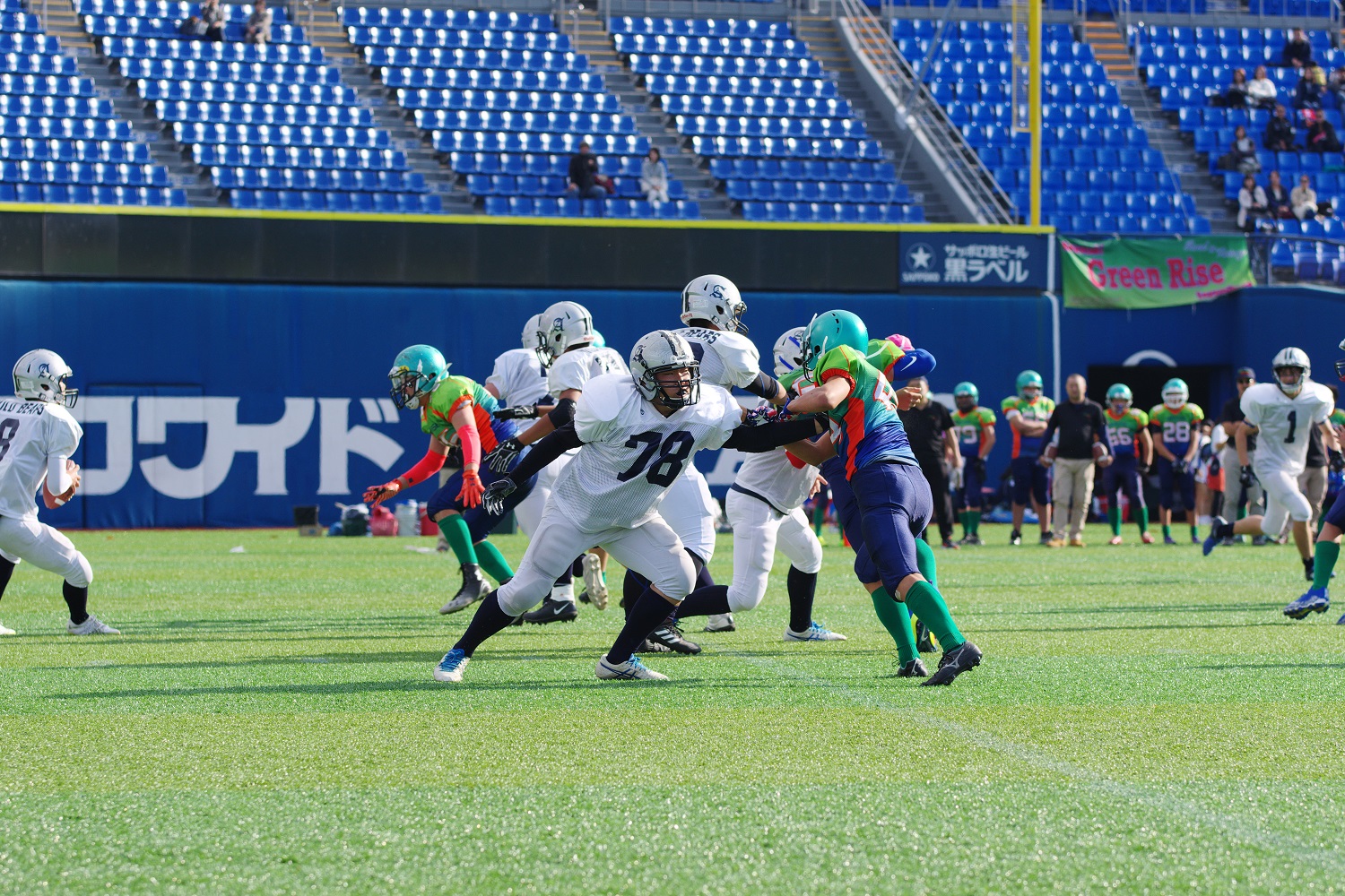中学生アメリカンフットボールの秋季選手権大会が行われました 足立学園